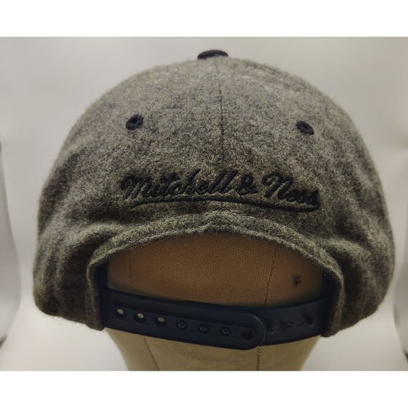 Mitchell Ness San Antonio Spurs Hardwood Classics Wool Snapback Hat Gray Black - Picture 3 of 7